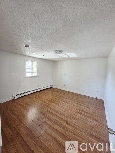 100 Great Neck Rd N 2 Beds Apartment for Rent