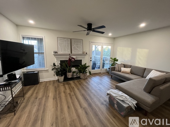330 McGill Place Northeast 1 Condo for Rent - Photo gallery 4