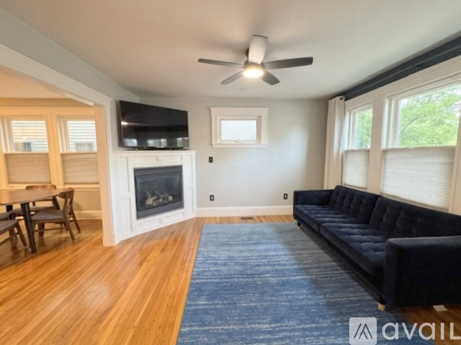 238 Hyde Park Ave 2 Beds Condo for Rent - Photo gallery 3