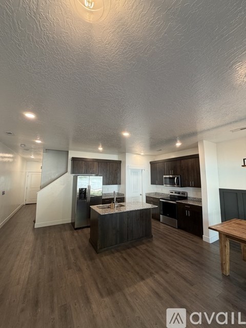 382 East 1850 North 3 Beds Apartment for Rent