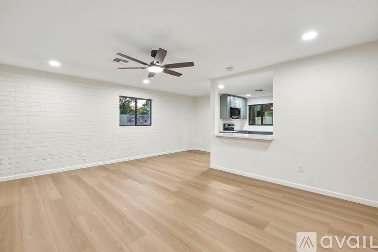 2930 E Granada Rd 2 Beds Single Family Home for Rent - Photo gallery 4
