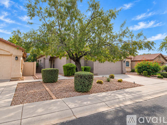 4615 East Adobe Drive 3 Beds Single Family Home for Rent - Photo gallery 3
