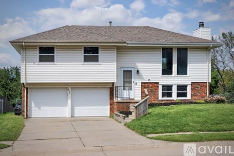 6612 South 108Th Avenue 3 Beds Apartment for Rent