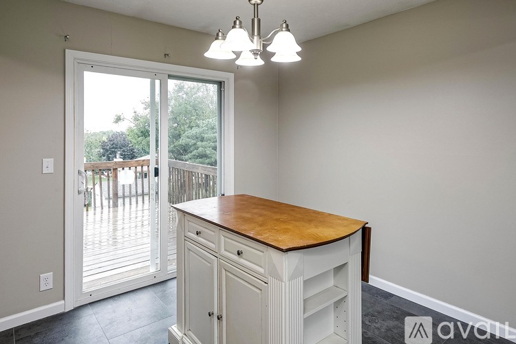 6612 South 108th Avenue 3 Beds Single Family Home for Rent - Photo gallery 5