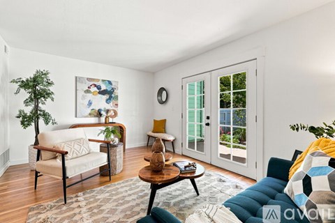 3517 Broadway St Apt E 2 Beds Apartment for Rent