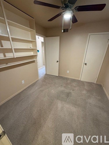 3009 N Woodcrest Dr 4 Beds Apartment for Rent