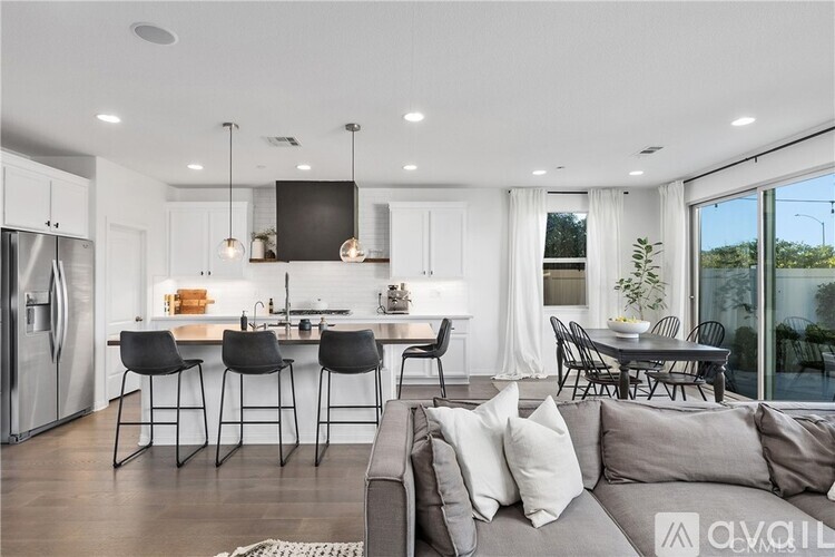 31650 Sweetwater Cir 4 Beds Single Family Home for Rent - Photo gallery 5