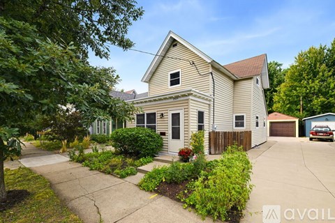 2924 East 25Th Street 2 Beds Apartment for Rent