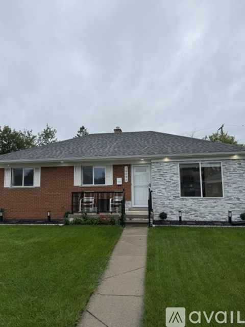 18086 Curtain Avenue 3 Beds Apartment for Rent