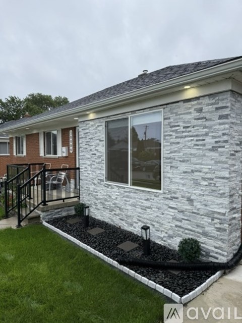 18086 Curtain Avenue 3 Beds Apartment for Rent