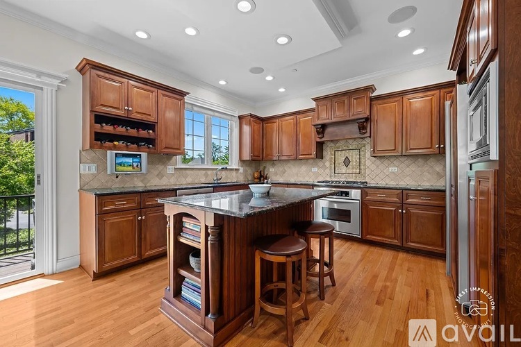 1127 Gilbert Street 3 Beds Townhouse for Rent - Photo gallery 3