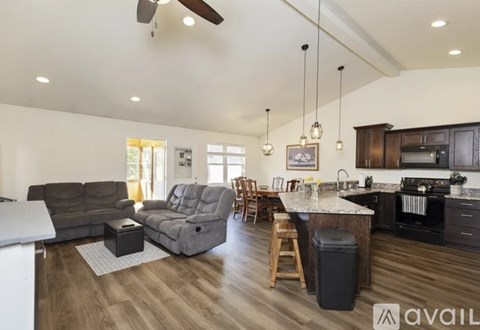 306 East Highland Avenue 3 Beds Apartment for Rent