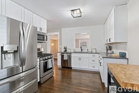 635 South Jackson Street 2 Beds Apartment for Rent