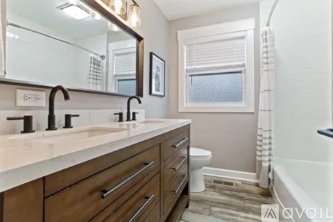 635 South Jackson Street 2 Beds Apartment for Rent