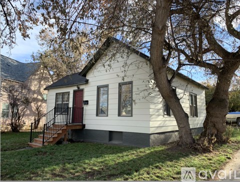 501 E Broadway 3 Beds Apartment for Rent