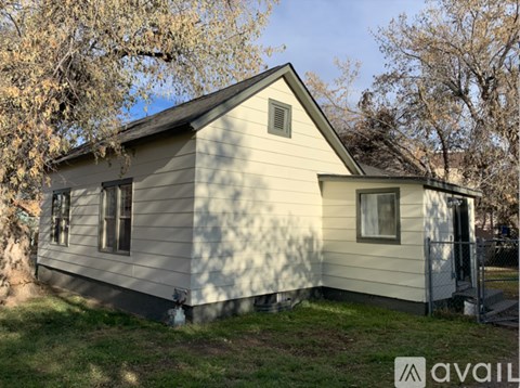 501 E Broadway 3 Beds Apartment for Rent