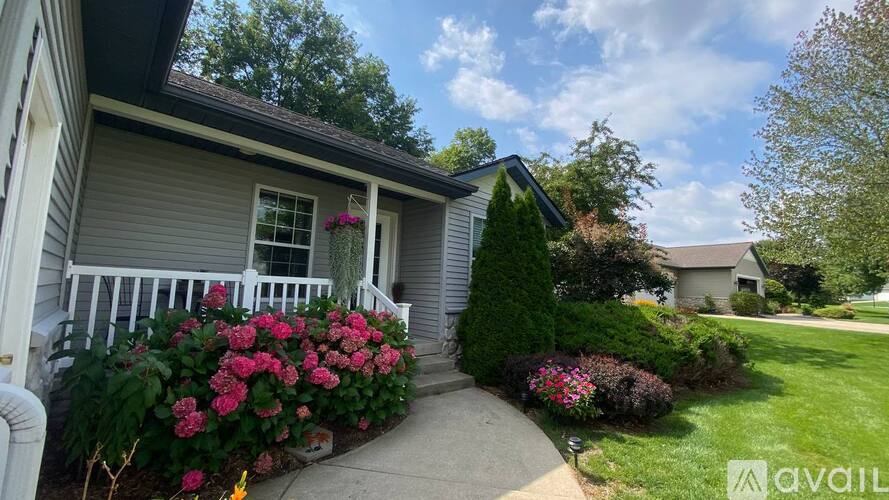 6610 Ravineview Southeast 4 Beds Single Family Home for Rent - Photo gallery 2