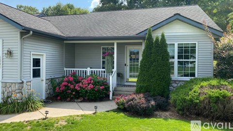 6610 Ravineview Southeast 4 Beds Apartment for Rent