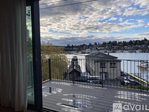 2950 Fairview Ave E 2 Beds Apartment for Rent