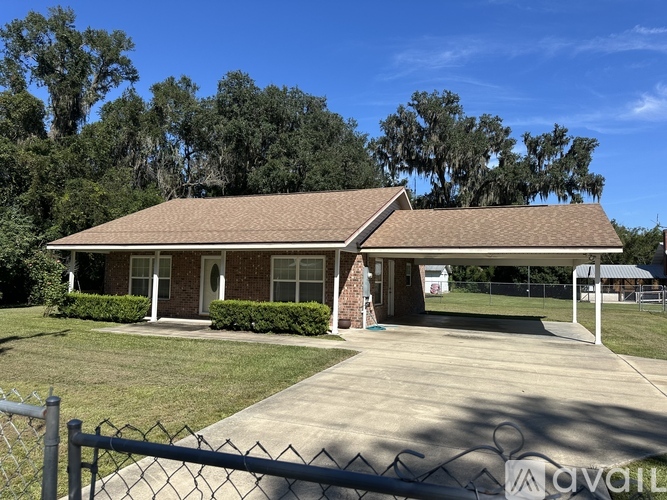 255 Southwest 5th Avenue 2 Beds Single Family Home for Rent - Photo gallery 1