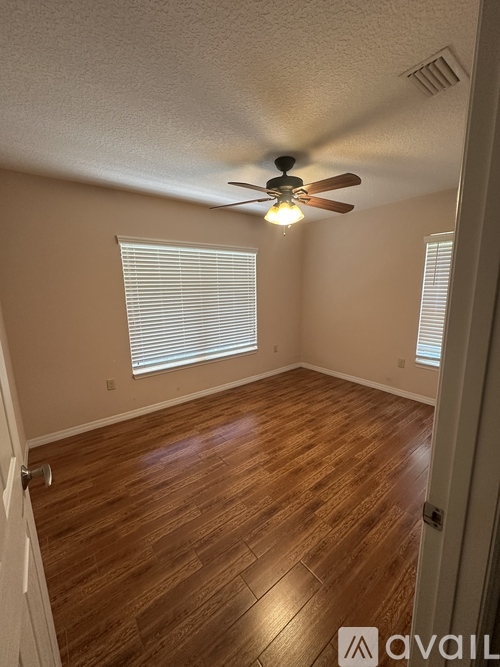 255 Southwest 5th Avenue 2 Beds Single Family Home for Rent - Photo gallery 5