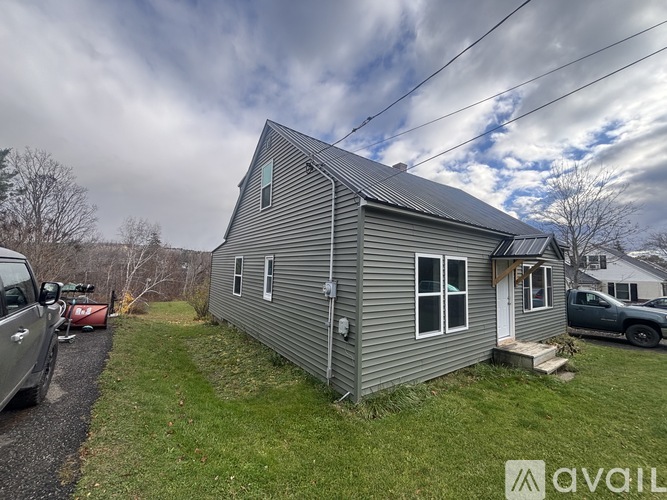 90 Dyer St 4 Beds Single Family Home for Rent - Photo gallery 1
