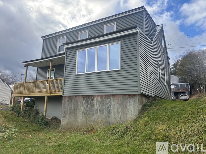 90 Dyer St 4 Beds Single Family Home for Rent - Photo gallery 2