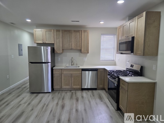 5637 North 10th Street Apt 2 2 Beds Single Family Home for Rent - Photo gallery 1