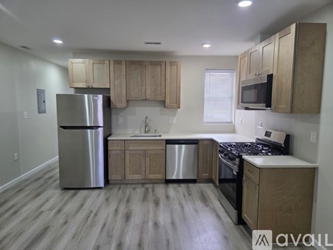5637 North 10Th Street Apt 2 2 Beds Apartment for Rent