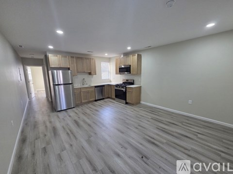 5637 North 10Th Street Apt 2 2 Beds Apartment for Rent