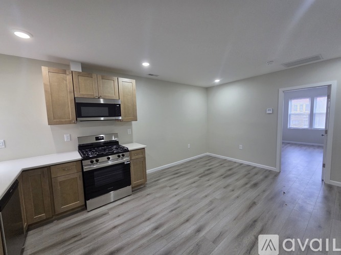 5637 North 10th Street Apt 2 2 Beds Single Family Home for Rent - Photo gallery 3