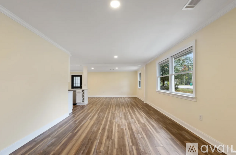 403 Hillcrest Loop 3 Beds Single Family Home for Rent - Photo gallery 4