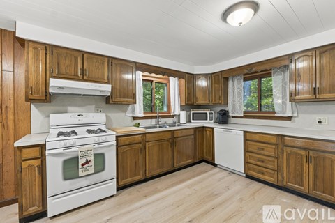 52 Hooper Shores Rd 2 Beds Apartment for Rent