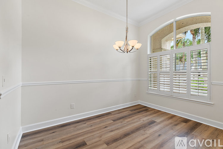 308 Odom's Mill Boulevard 5 Beds Single Family Home for Rent - Photo gallery 2