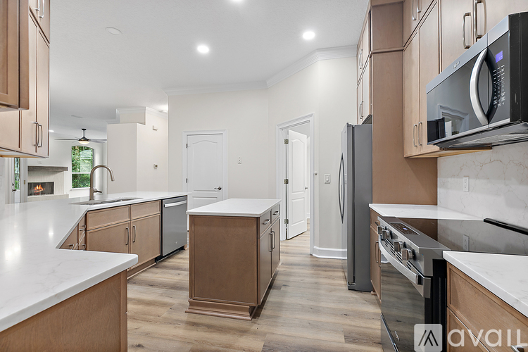 308 Odom's Mill Boulevard 5 Beds Single Family Home for Rent - Photo gallery 4