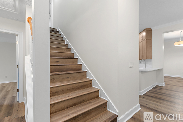 308 Odom's Mill Boulevard 5 Beds Single Family Home for Rent - Photo gallery 5