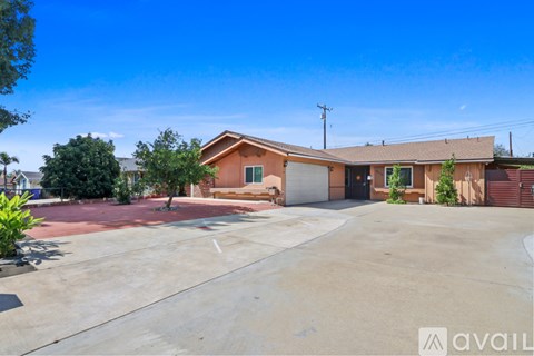 9726 Kimberly Ave 3 Beds Apartment for Rent