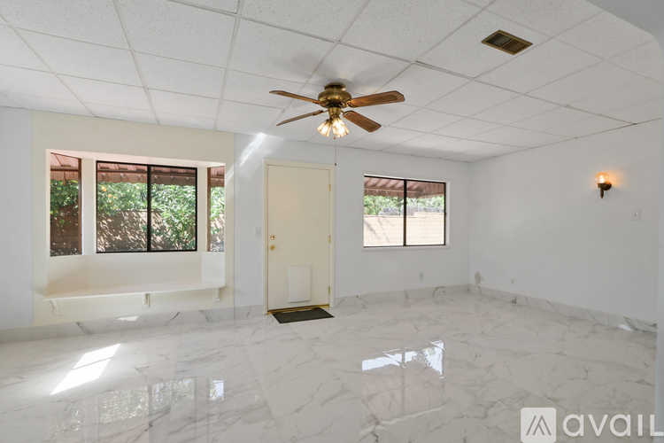9726 Kimberly Ave 3 Beds Single Family Home for Rent - Photo gallery 3