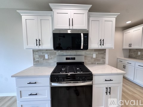648 W Brk Holw Rd 3 Beds Apartment for Rent