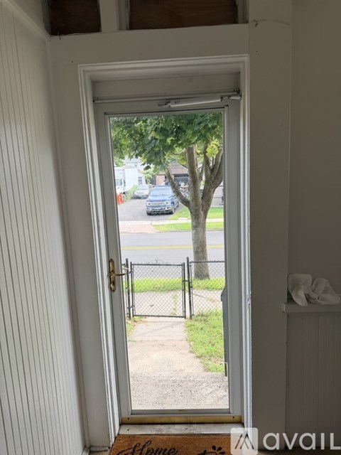 72 Burnham Street 2 Beds Apartment for Rent