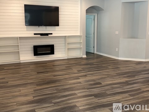 16681 Lagoon Shore Blvd 8 Beds Apartment for Rent
