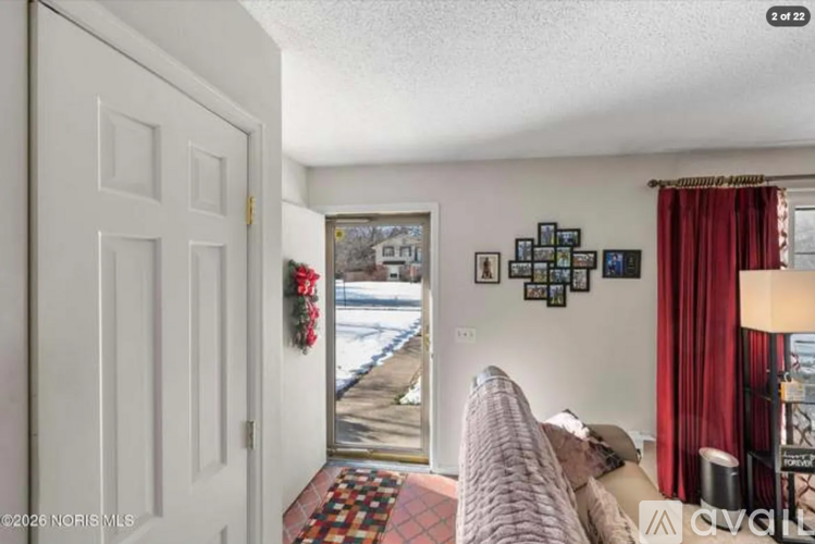 5655 Cresthaven Lane 3 Beds Condo for Rent - Photo gallery 2