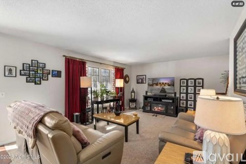 5655 Cresthaven Lane 3 Beds Apartment for Rent