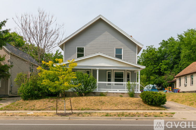 619 M.L.K. Jr St SE 6 Beds Single Family Home for Rent - Photo gallery 1
