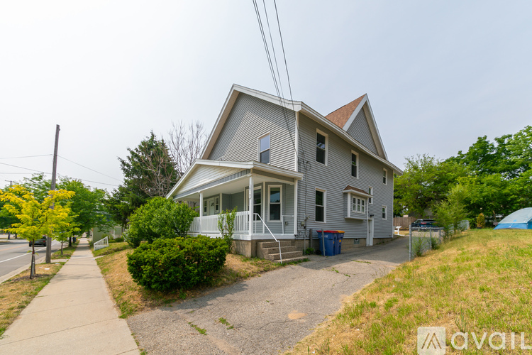 619 M.L.K. Jr St SE 6 Beds Single Family Home for Rent - Photo gallery 2