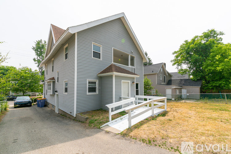 619 M.L.K. Jr St SE 6 Beds Single Family Home for Rent - Photo gallery 3