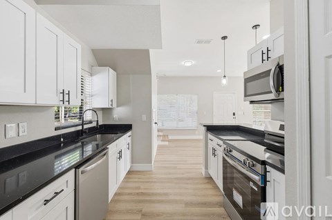 319 East Hanlon Street 5 Beds Apartment for Rent