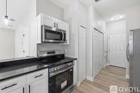 319 East Hanlon Street 5 Beds Apartment for Rent