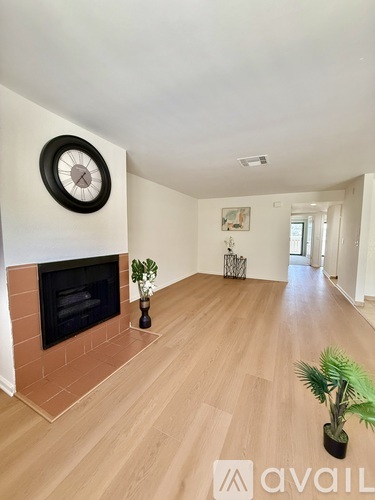 512 W Imperial Ave 2 Beds Apartment for Rent - Photo gallery 1