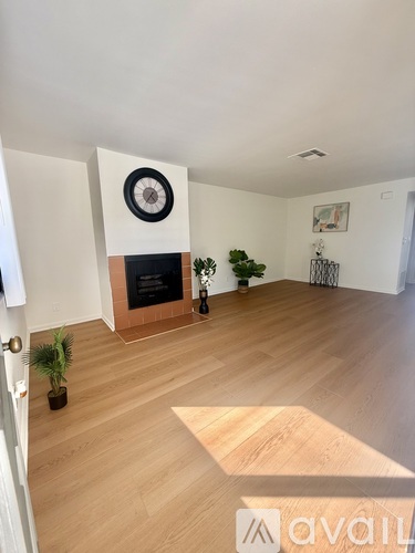 512 W Imperial Ave 2 Beds Apartment for Rent - Photo gallery 2